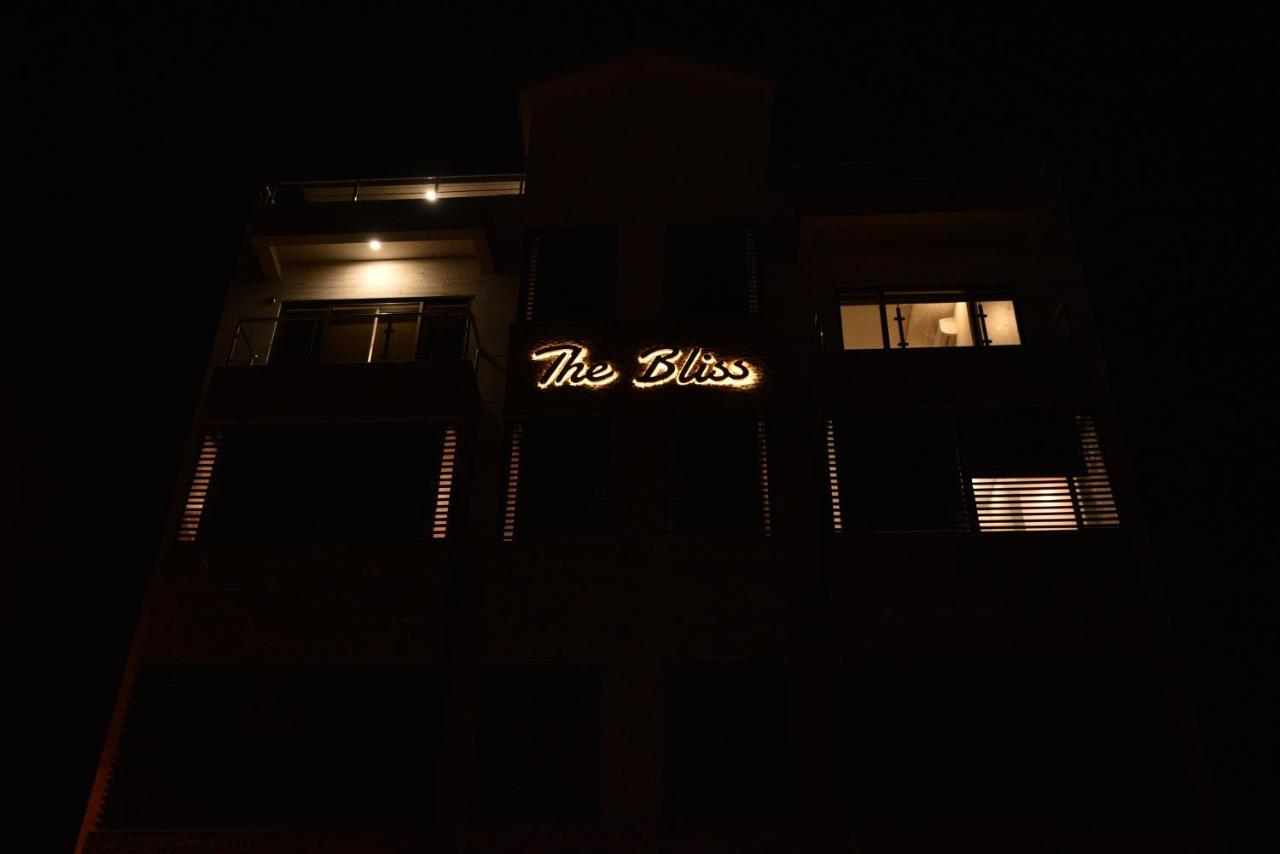 Aparthotel The Bliss à Rawalpindi Extérieur photo